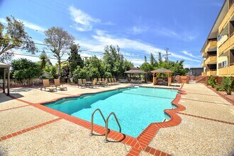 1 Bed • 1 Bath 215 floor plan